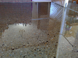 The polished concrete look with epoxy resins.