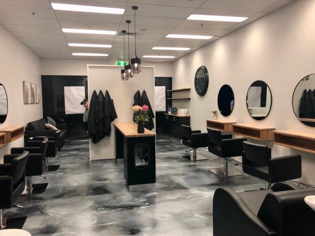 A hairdressing salon used Artepoxy Liquid Crystal to create a custom smokey appearance to their floor.