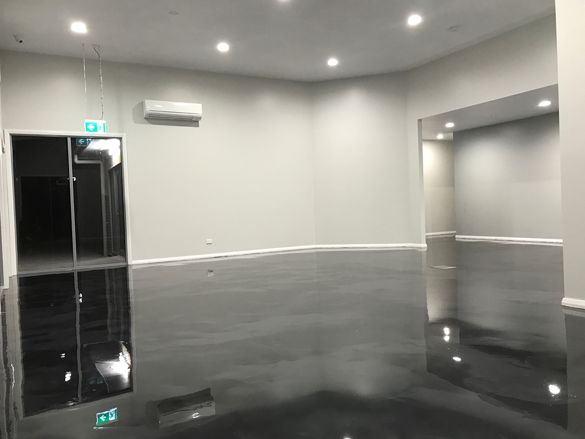 A high-gloss Artepoxy Liquid Crystal floor was installed in a regional airport to offer a durable and attractive finish for patrons.