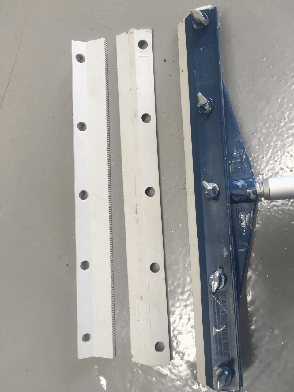 Testing the Easy Squeegee