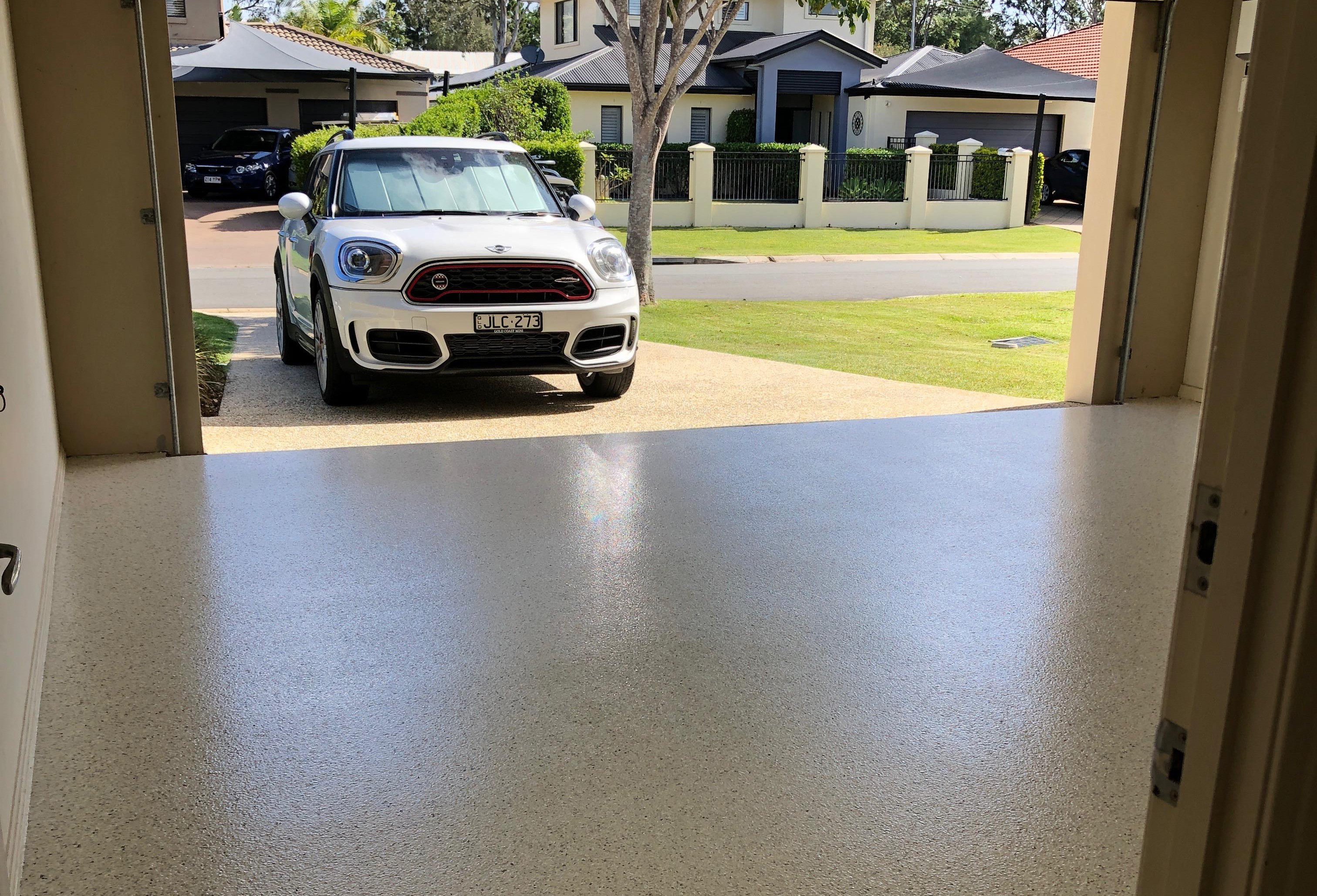 https://www.blog/polyaspartic-vs.-polyurethane-for-flake-floors-the-ultimate-comparison-guide/